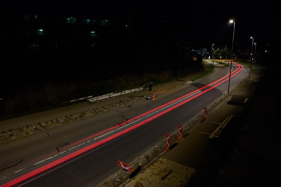 images/25-06-09_cars_at_night.jpg