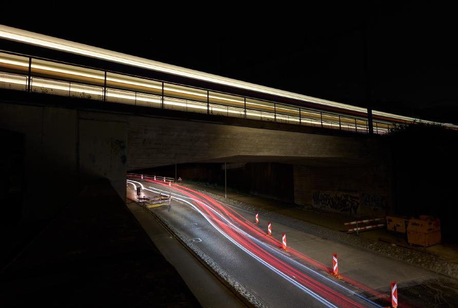 images/25-07-05_train_and_cars_at_night.jpg