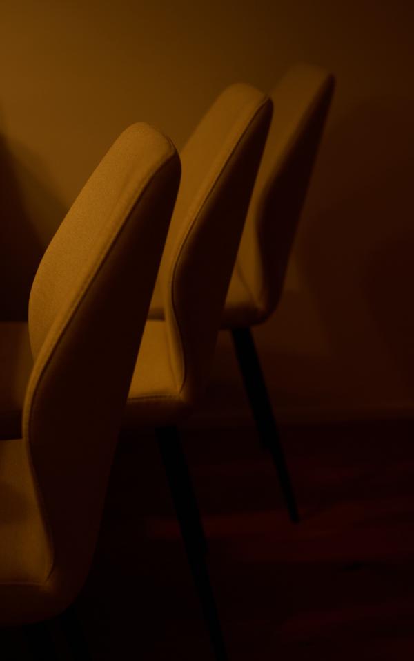 images/25-11-13_chairs.jpg