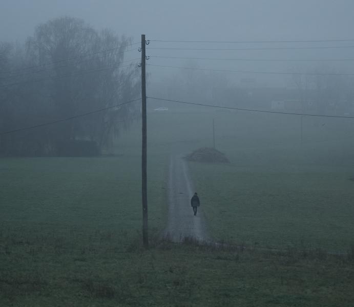 images/25-12-03_person_in_a_fog.jpg