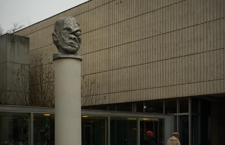 images/25-12-11_kunsthaus_heads.jpg