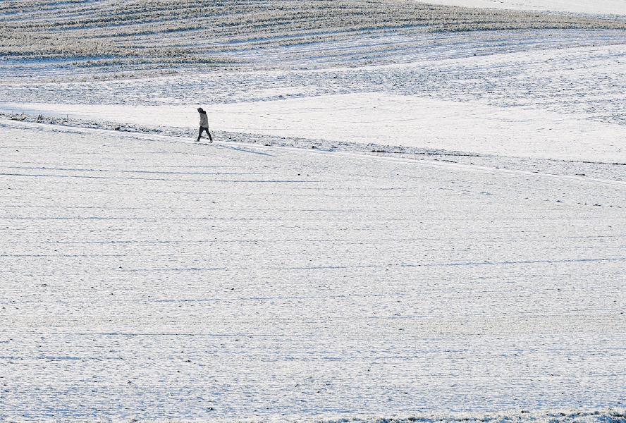 images/26-01-03_person_in_the_snow.jpg
