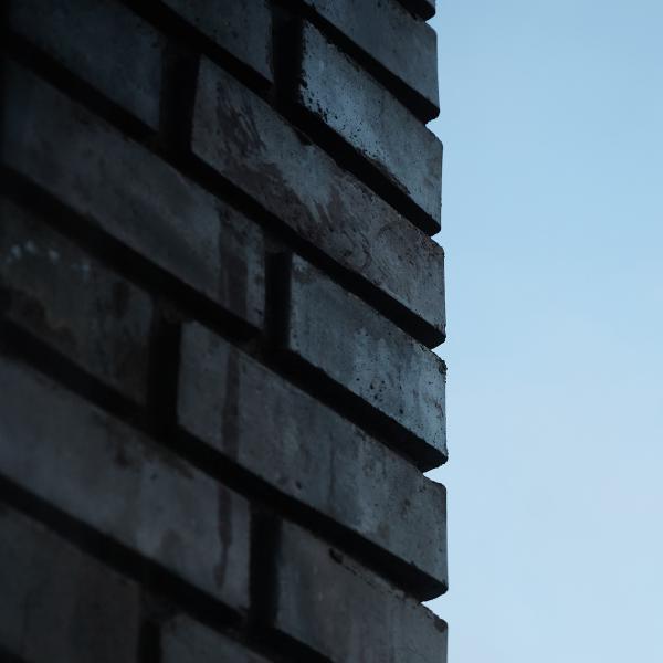 images/26-01-07_brick_wall.jpg