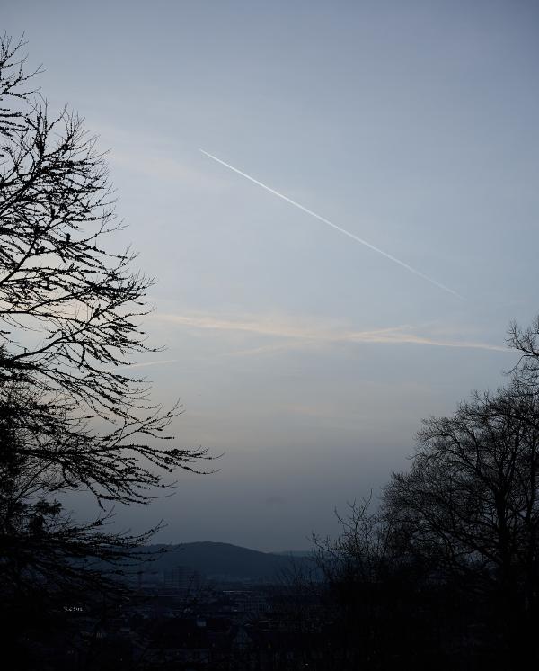 images/26-03-05_plane_trail.jpg