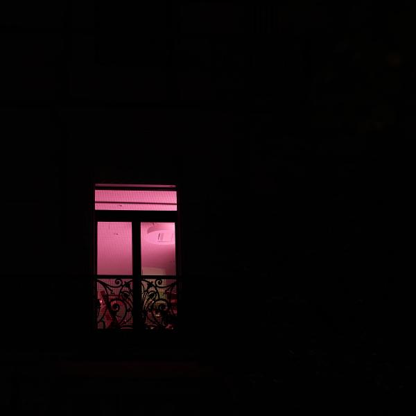 images/26-05-05_pink_window.jpg