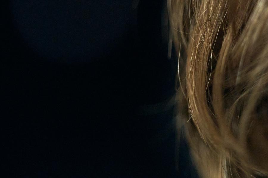 images/26-05-18_strand_of_hair.jpg