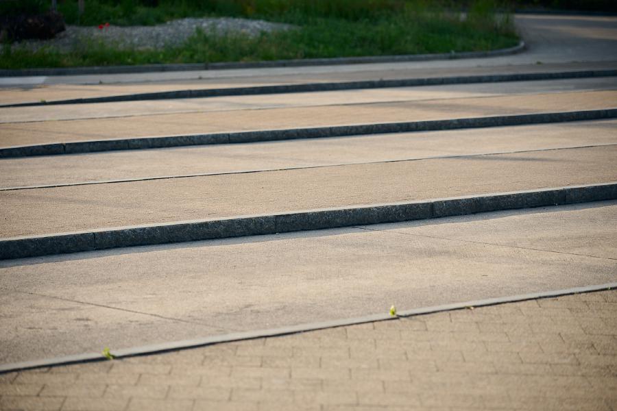 images/26-05-20_bus_stop.jpg