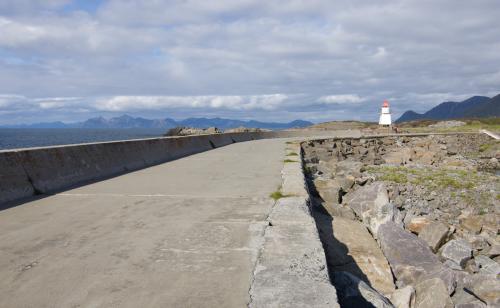 images/007-laukvik_lighthouse.jpg