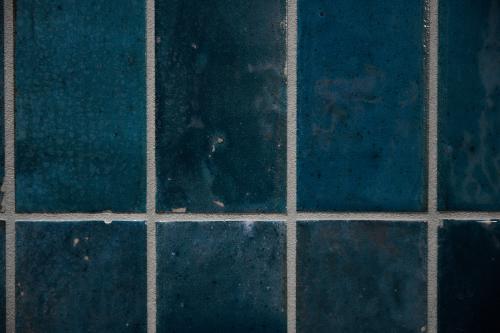 images/25-06-12_blue_tiles.jpg