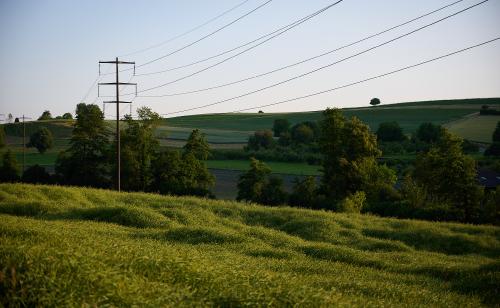 images/25-06-17_hills_with_powerlines.jpg