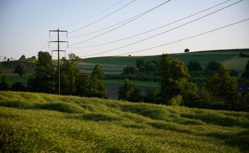images/25-06-17_hills_with_powerlines.jpg