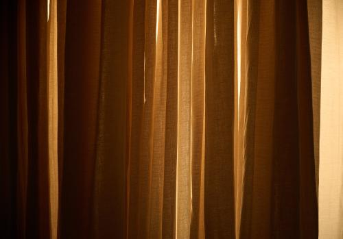 images/25-06-22_curtains.jpg