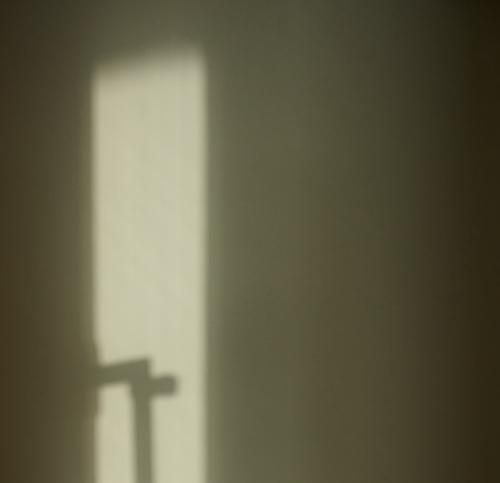images/25-11-23_door_handle_shadow.jpg